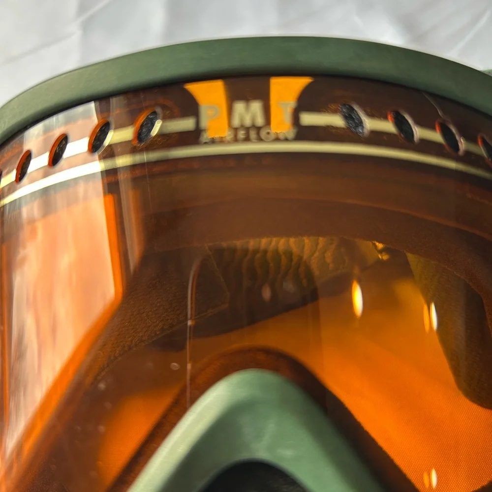 Smith PMT Airflow Ski Goggles with Orange LensAnd Adjustable Strap - Picture 2 of 5